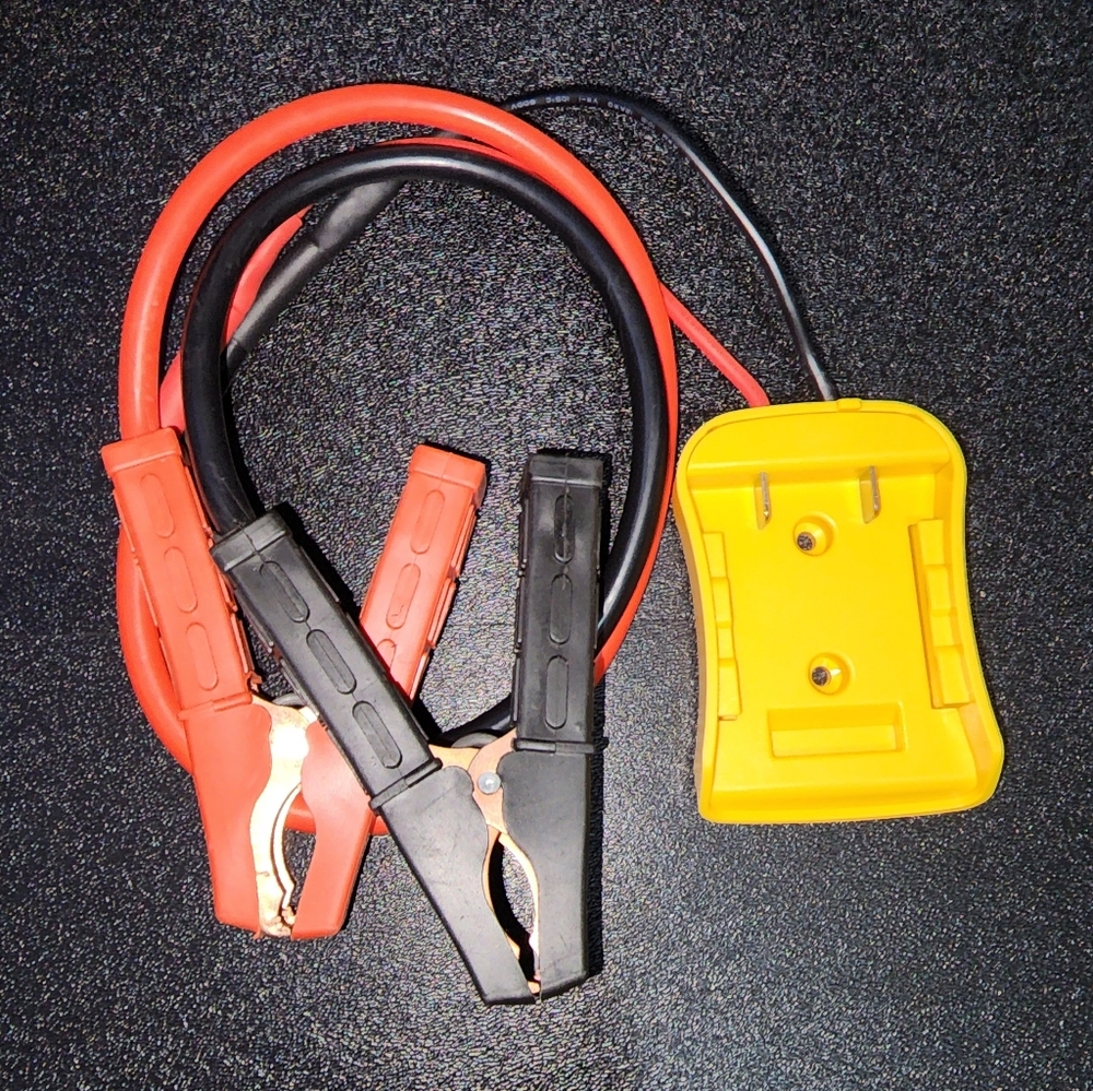 "DeW Yellow" jump start pack. Requires 20 v "DeW Yellow" lithium battery.